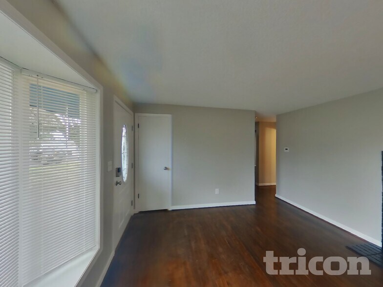 Building Photo - 6028 S 118th Pl