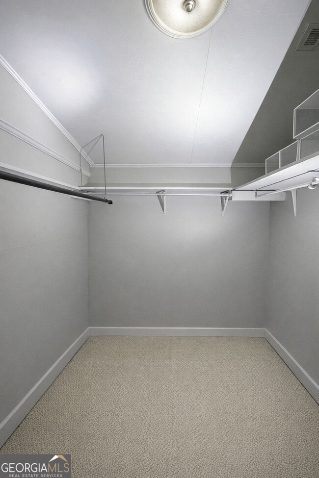 Building Photo - 392 S Cherokee Rd