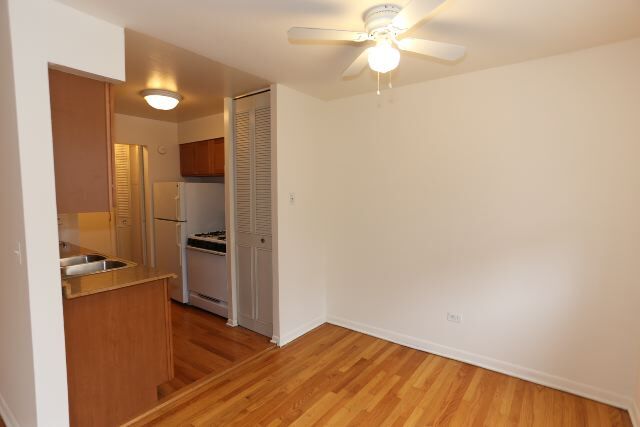 Building Photo - 503 W Briar Pl