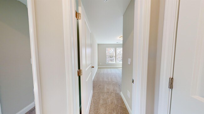 Building Photo - 1032 Moen Lp