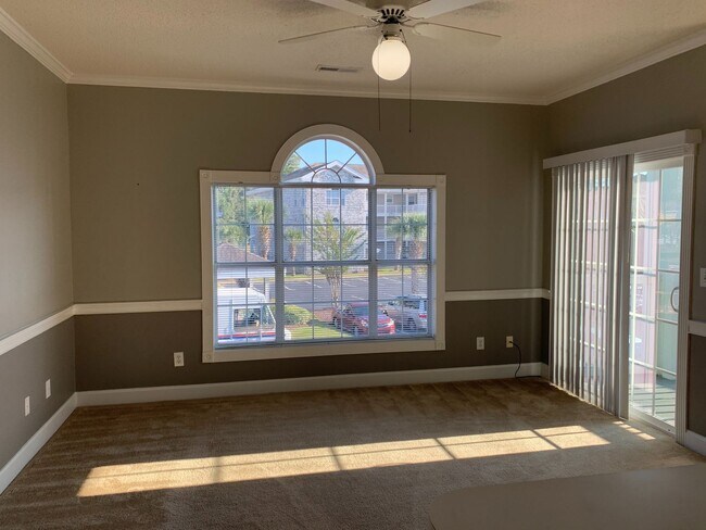 Building Photo - 1 Bedroom Condo in Magnolia place