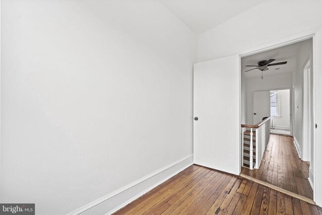 Building Photo - 320 6th St NE