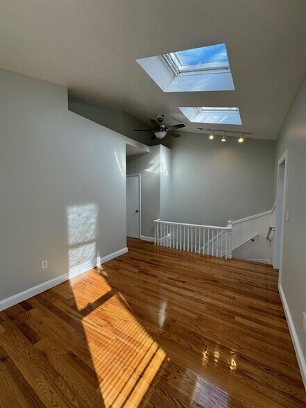 Building Photo - 60 Sacramento St