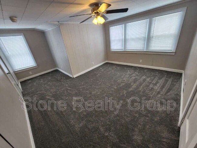 Building Photo - 1401 S 25th St