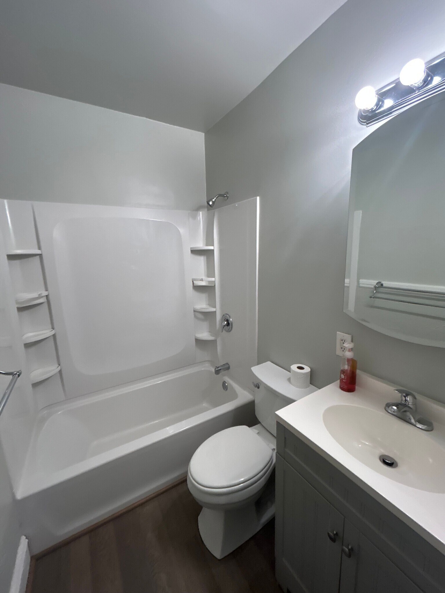 Building Photo - 647 Eddy Rd