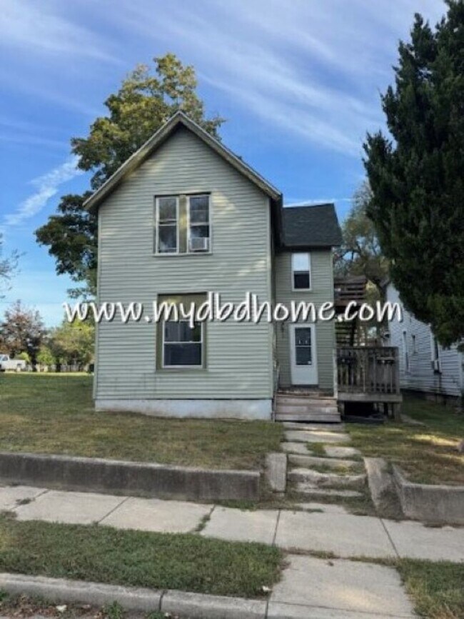 Building Photo - 812 Huestis Ave