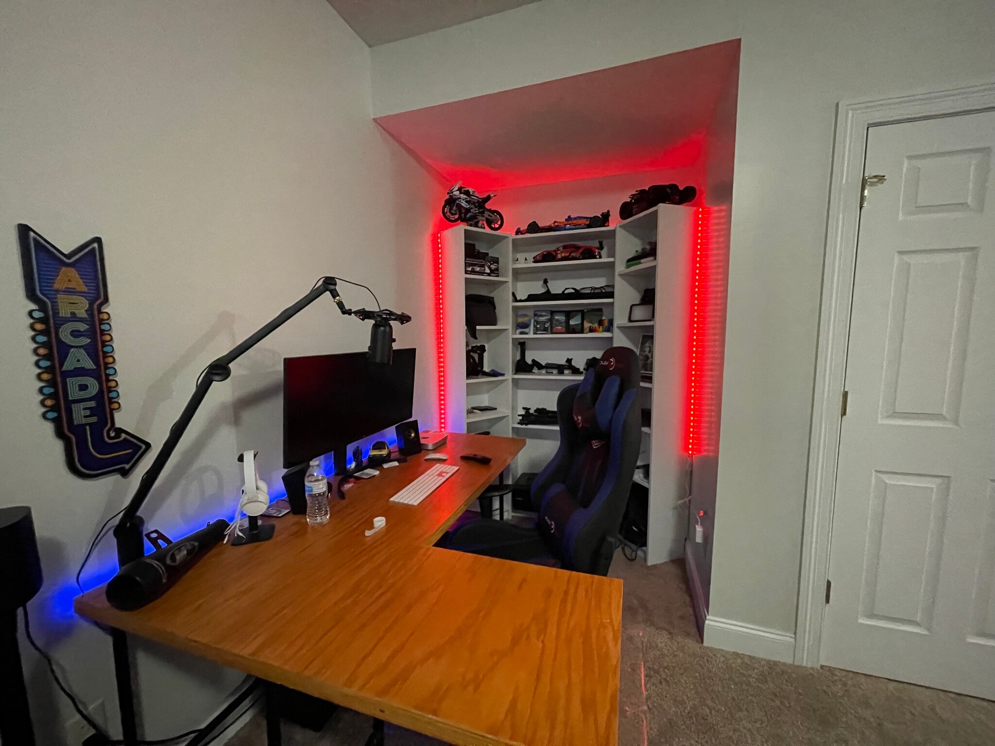 Building Photo - 2690 Gardenia Ave