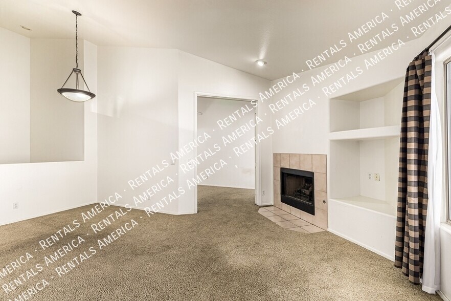 Building Photo - 7550 E Earll Dr