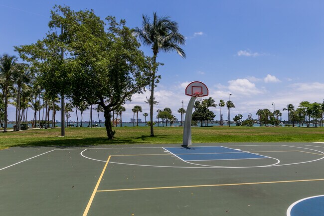 Building Photo - 2001 Biscayne Blvd