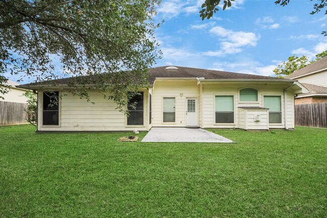 Building Photo - 10214 White Oak Trail Ln