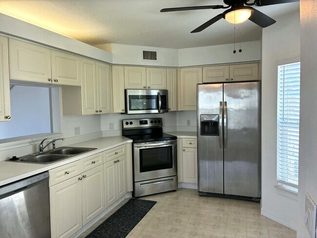 Building Photo - 1930 Westminster Cir