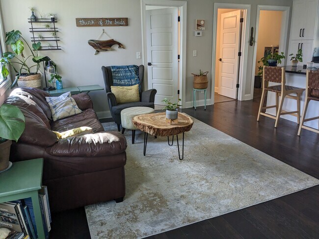 Living roo/kitchen - 4912 Florida Ave