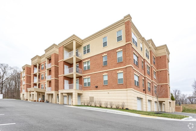 Building Photo - Vantage at Turf Valley
