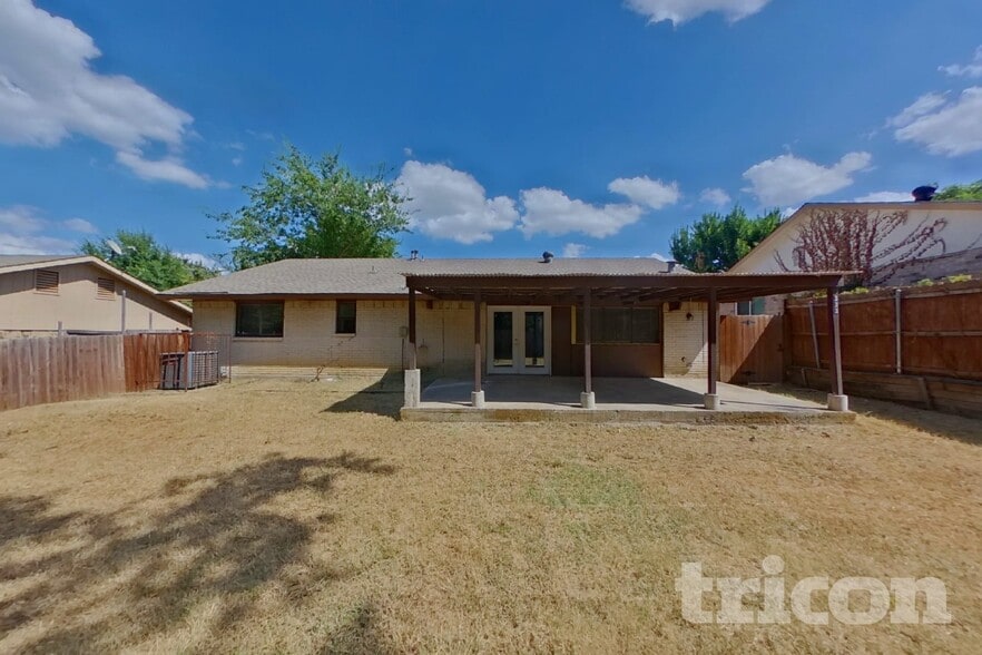 Building Photo - 333 Clearfield Dr