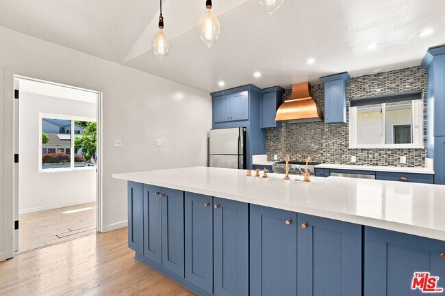 Building Photo - 5412 Marburn Ave
