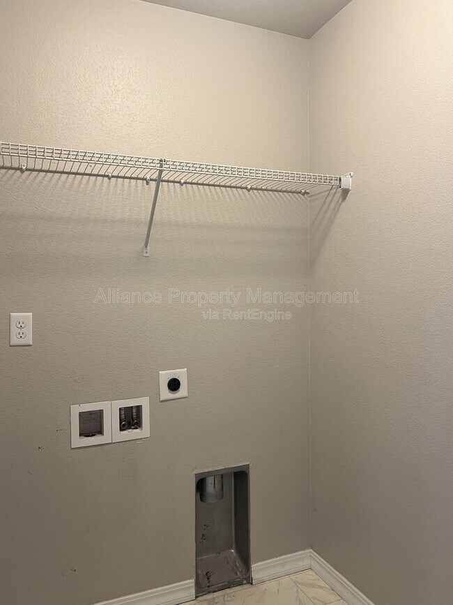 Building Photo - 8175 Talc Dr