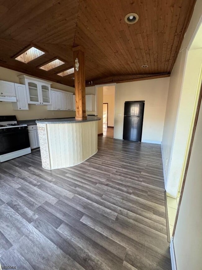 Building Photo - 1141 Louisa St