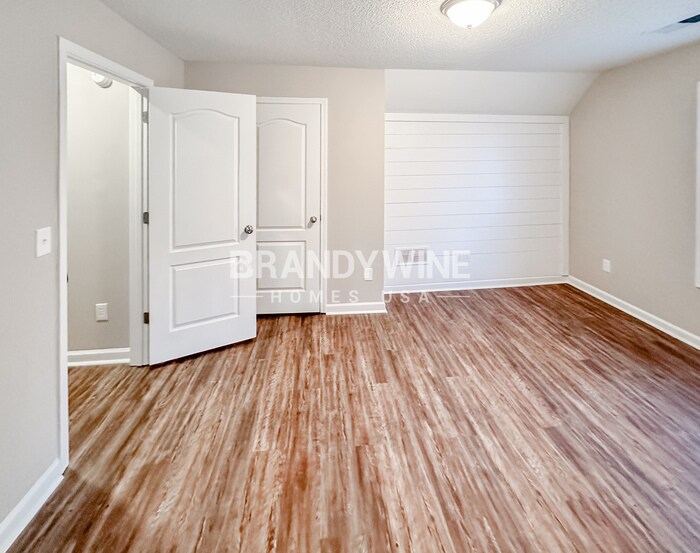 Building Photo - 62 Colony Dr