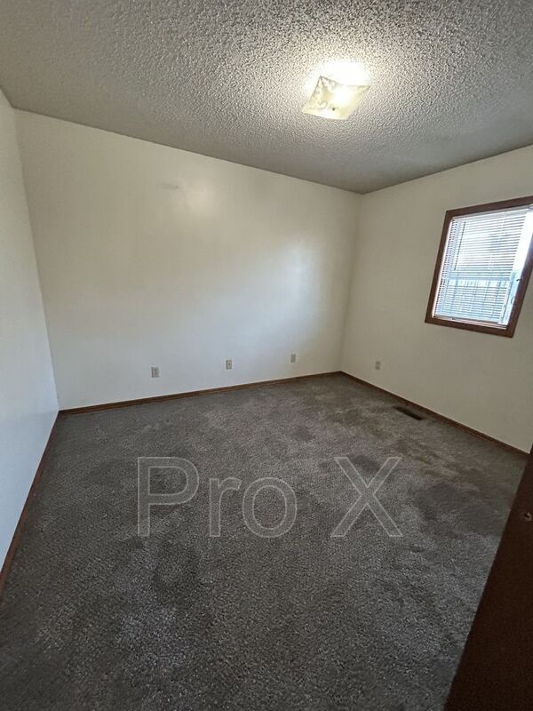 Building Photo - 401 E Adams St