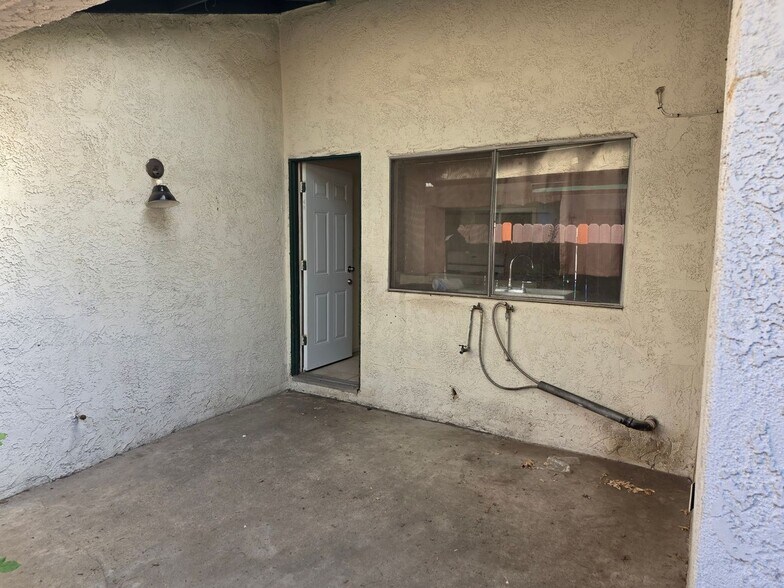 Building Photo - 8778 Lomita Dr