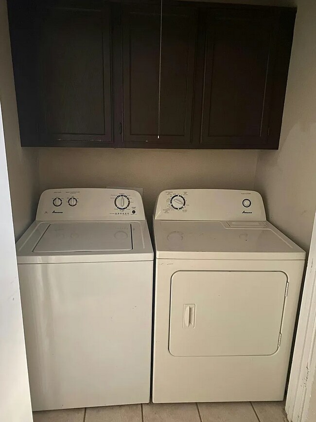 Building Photo - 8117 Foxfire Ln