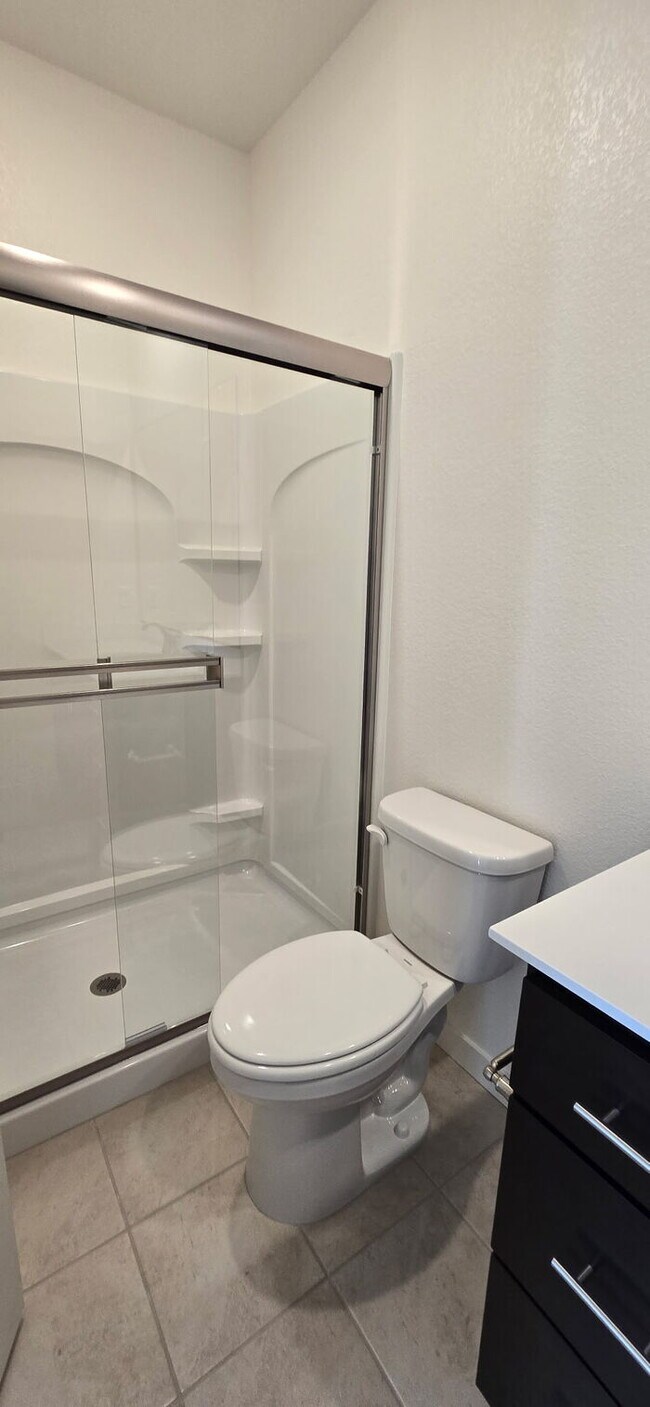 Building Photo - Welcome to your dream home in Lathrop! Thi...