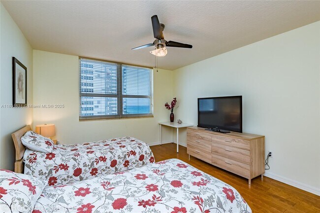 Building Photo - 2080 S Ocean Dr