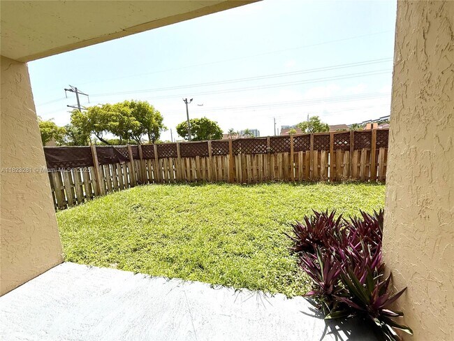 Building Photo - 5112 NW 79th Ave