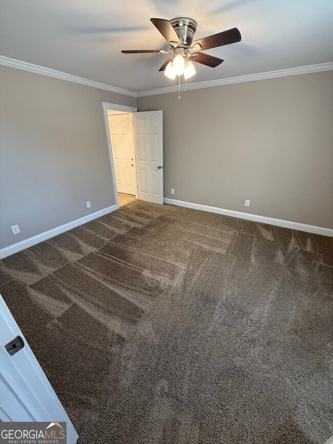 Building Photo - 657 Athens St