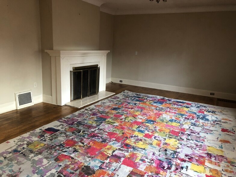 Building Photo - 207 S 16th Ave