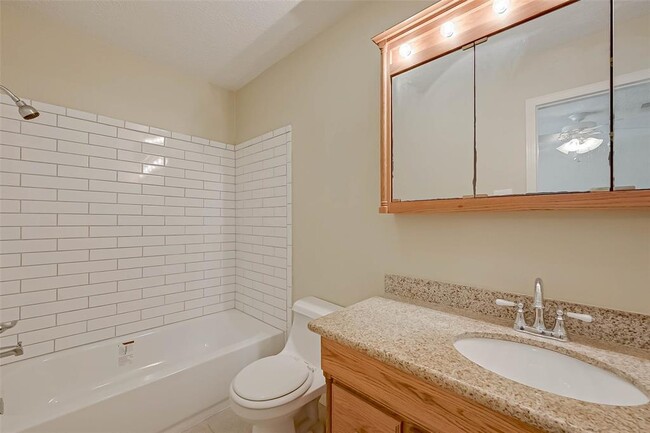 Building Photo - 2928 Laurelridge Dr
