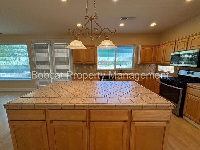 Building Photo - 1231 Flintwood Dr