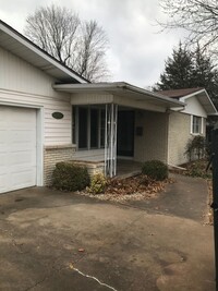 Building Photo - 3 bedroom, 2 bathroom, 2 car garage hom fo...