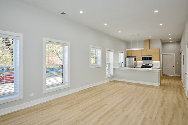 Building Photo - 2868 W 21st Pl