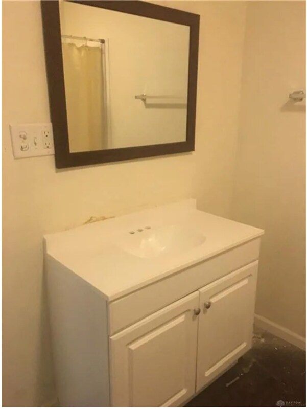 Building Photo - 144 W Fairview Ave