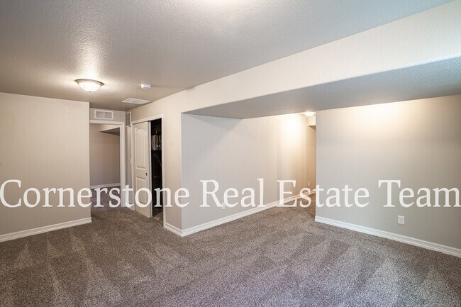 Building Photo - 10758 Saco Dr