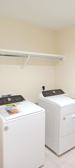 Building Photo - 634 Marrs Ave