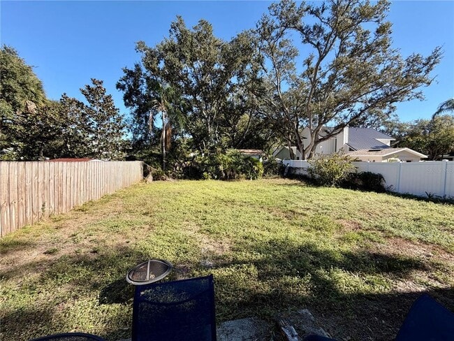 Building Photo - 5502 S Elkins Ave