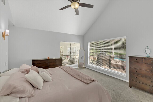 Building Photo - 44 Lake Forest Cir