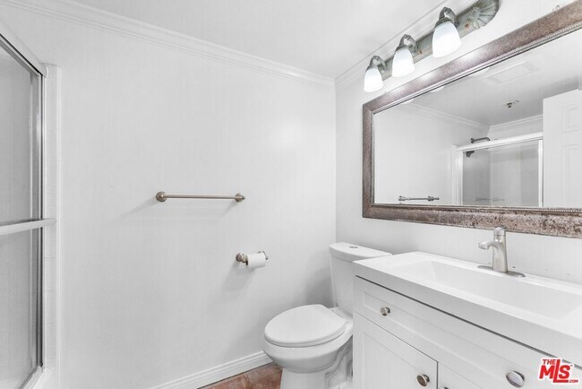 Building Photo - 361 Salem St