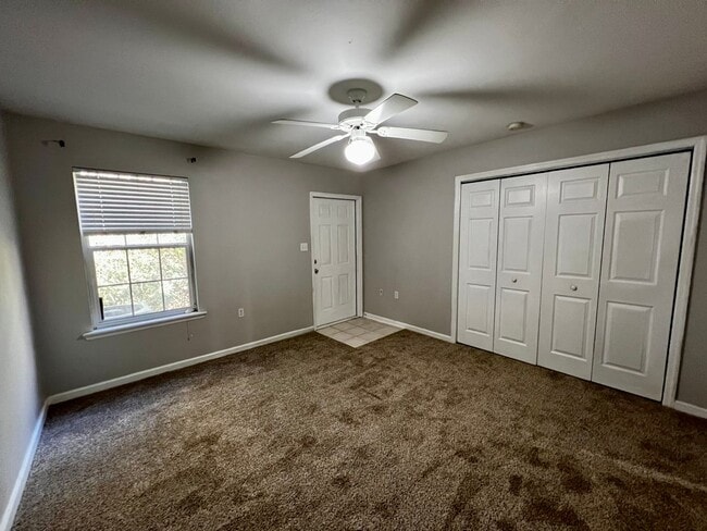 Building Photo - Gorgeous 3 BD 3 BA Townhome Located in Chase's Run!