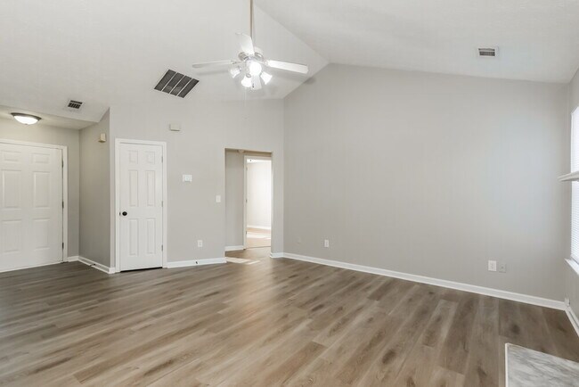 Building Photo - 35 N Greenfield Cir