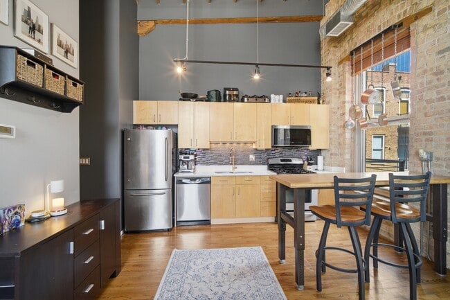 Building Photo - 417 S Jefferson St