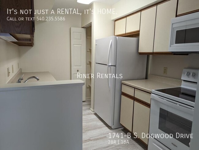 Building Photo - 1741-B S Dogwood Dr