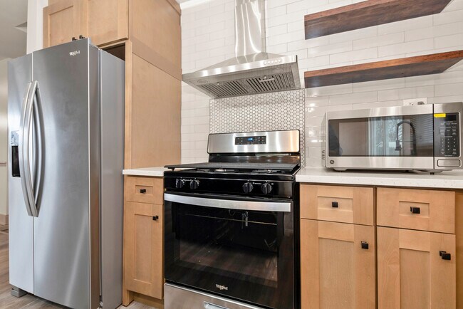 Building Photo - 836 Lily Cache Ln