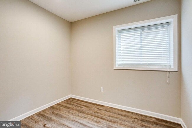 Building Photo - 2648 Bowen Rd SE