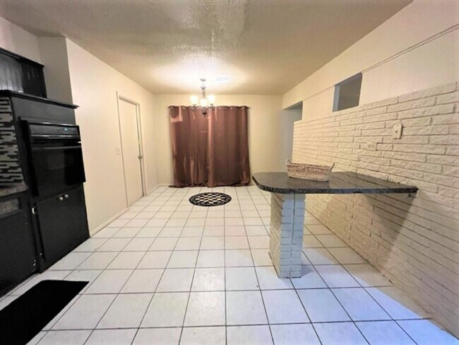 Building Photo - 1037 SW 103rd St