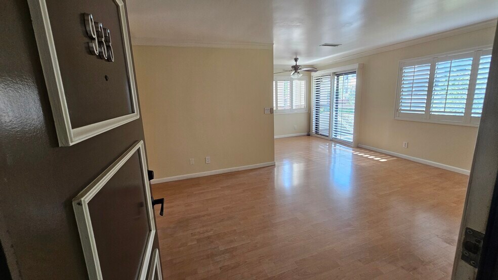 Building Photo - 18149 Sundowner Way