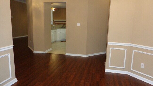 Building Photo - Beautiful 5br/3ba Arlington home with lots of upgrades! Pets are owner approval, fees apply. Carp...