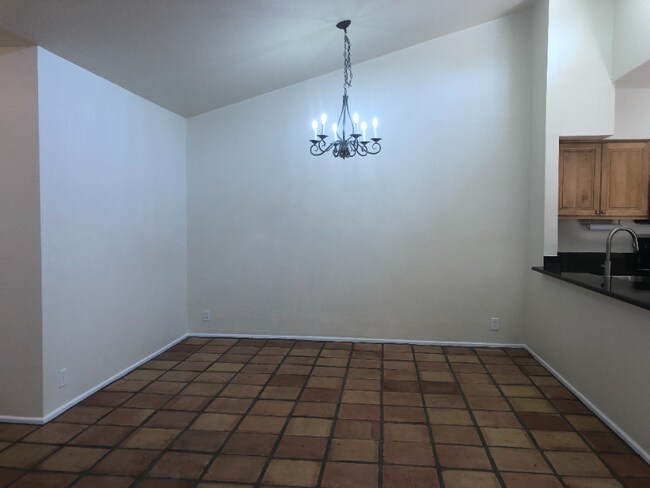 Building Photo - 7946 E Sabino Sunrise Cir